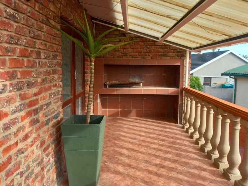 4 Bedroom Property for Sale in Heiderand Western Cape